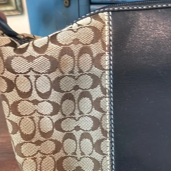 ๐๐ป๐๐คCoach Brown and tan mini Bag with Signature - Picture 8 of 15